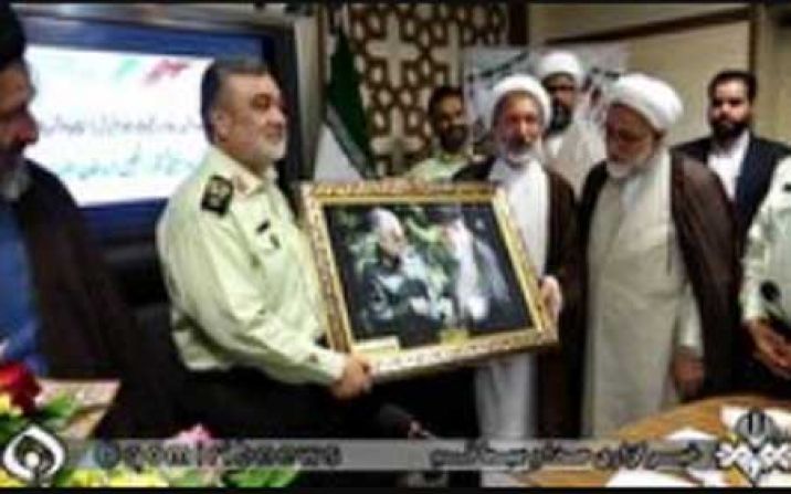 مدیران مدارس علمیه قم از فرمانده فراجا تجلیل کردند مدیران مدارس علمیه قم از فرمانده فراجا تجلیل کردند